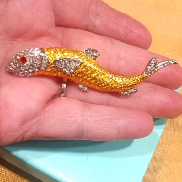 Rare Fish Brooch By MMA Metropolitan Museum of Art - Picture 1 of 14